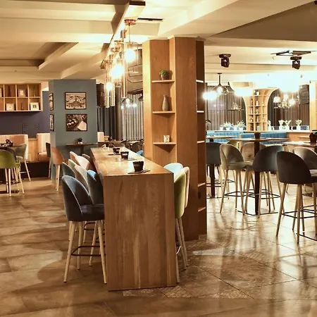 Отель Park Siroki Brijeg