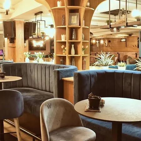 Отель Park Siroki Brijeg